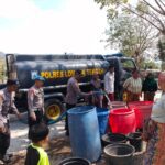 Polresta Lombok Tengah Salurkan 5.000 Liter Air Bersih untuk Warga Terdampak Kekeringan di Pujut.